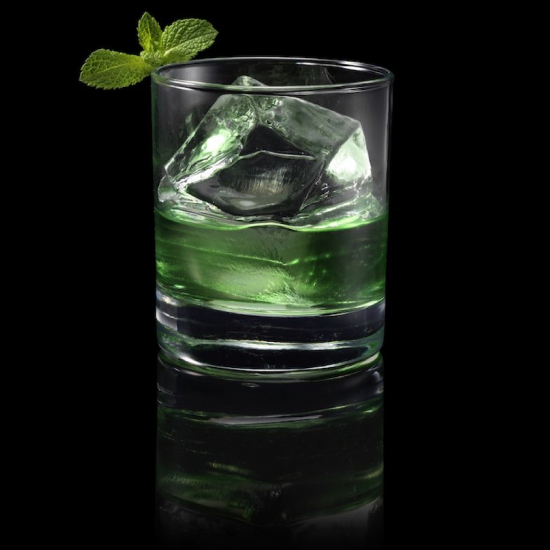 cocktail--helder-strak-ijsblokje