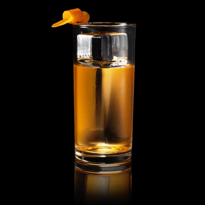 cocktail-strak-helder-ijs-staaf